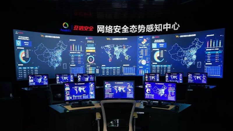 机房改造：机柜材质的抉择之道**